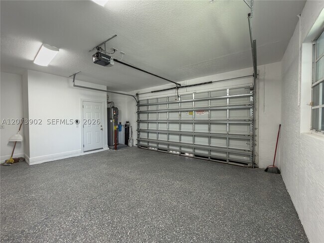 Building Photo - 5297 SW 183rd Ave