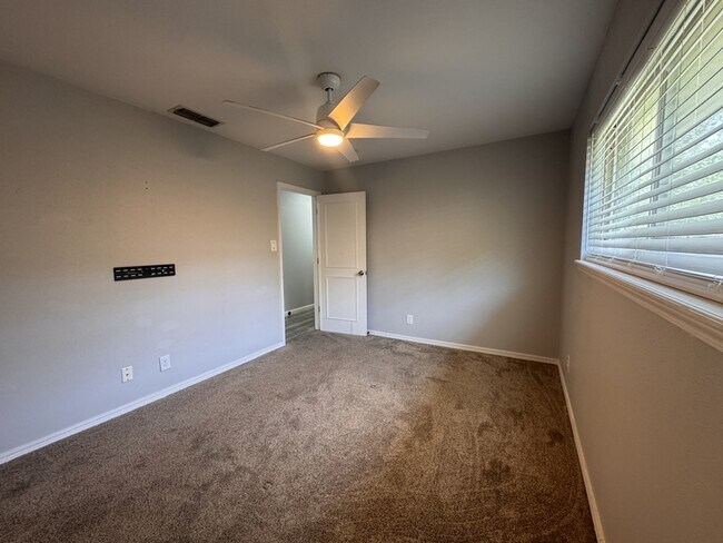 Building Photo - 1610 Aldrich Ave