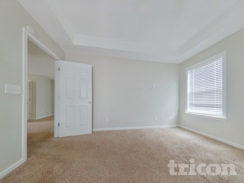 Building Photo - 6452 Shadow Ct