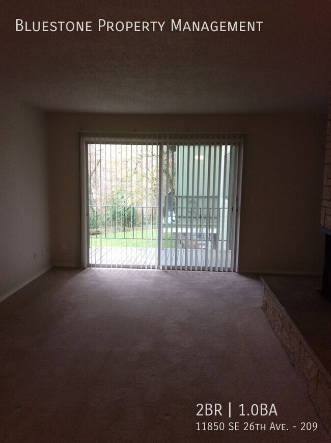 Building Photo - 2nd Floor 2 Bedroom - Great views of Kello...