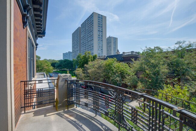 Building Photo - 1364 E 48th St