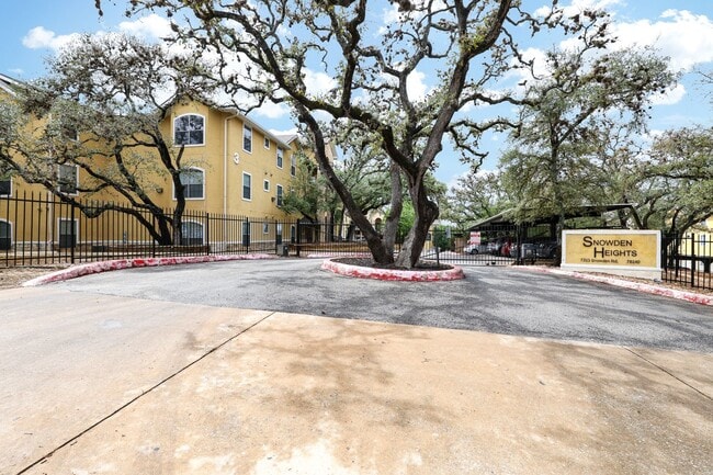 Building Photo - 7323 Snowden Rd
