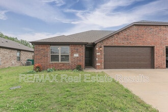 Building Photo - 1503 Purple Finch St