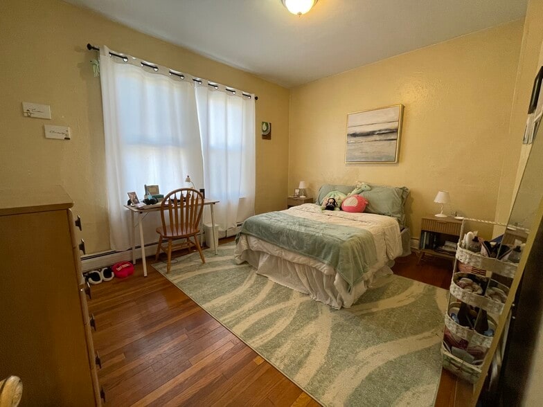 Building Photo - 165 Chiswick Rd