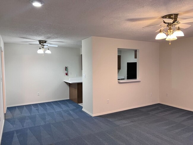Building Photo - Gated community, 2 Br, 2.5 Ba w/ appliance...