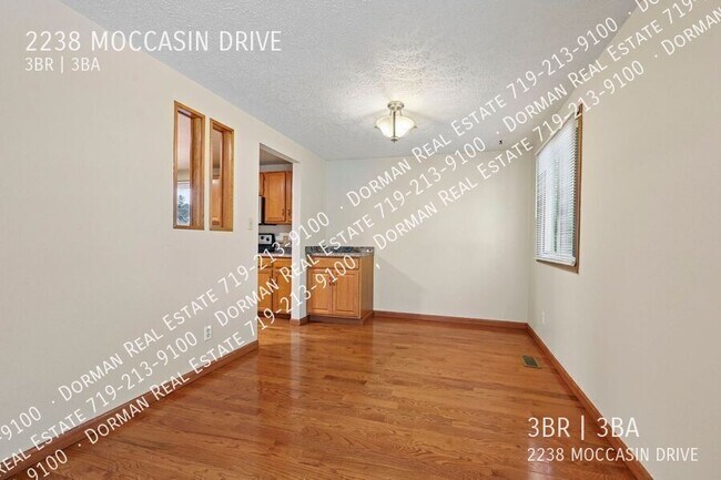 Building Photo - 2238 Moccassin Dr