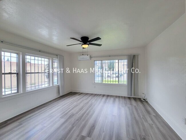 Building Photo - Charming 1+ Bedroom California Bungalow home!