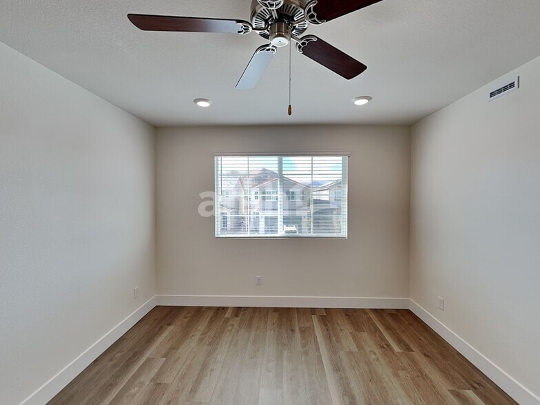 Building Photo - 10366 Beaver Tail St