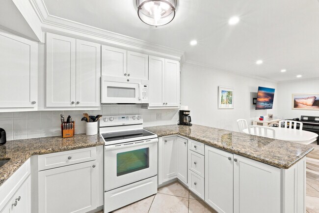 Building Photo - 250 S Ocean Blvd