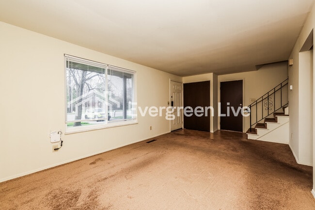 Building Photo - 4743 Taylorsville Rd