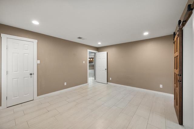 Building Photo - 5806 Village Glen Trail