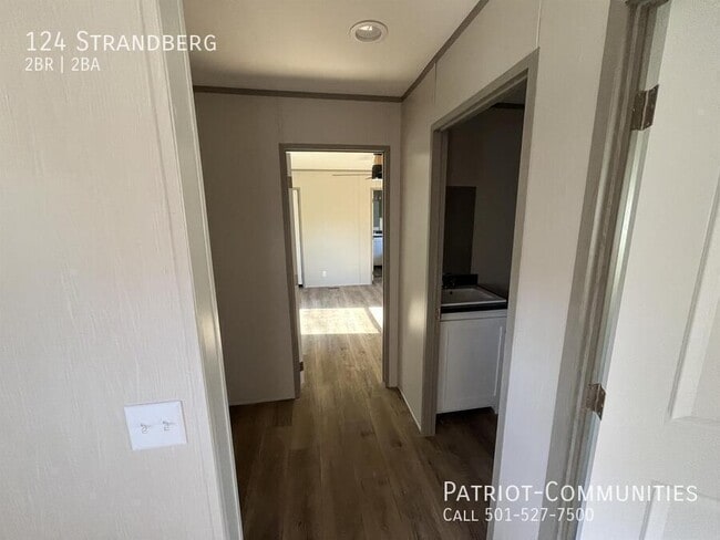 Building Photo - 124 Strandberg-
