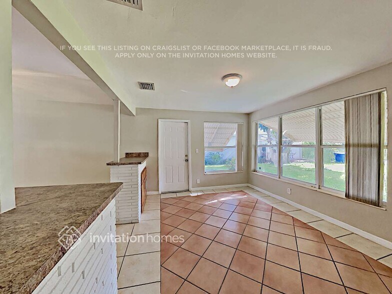 Building Photo - 1008 N Park Rd