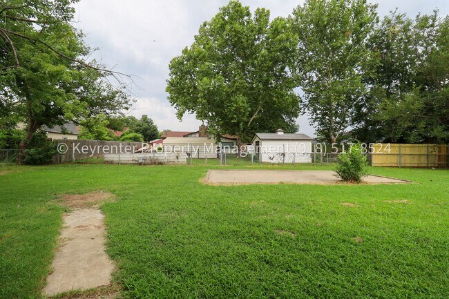 Building Photo - 11621 N 103rd E Ave