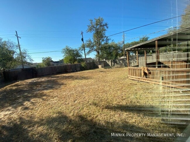 Building Photo - 3007 32nd St