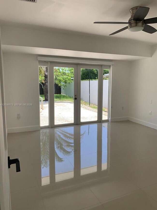 Building Photo - 2025 SW 84th Ct