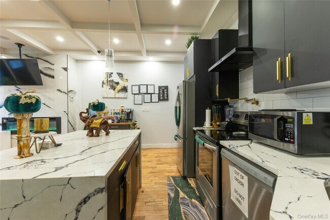 Building Photo - 48 Essex St