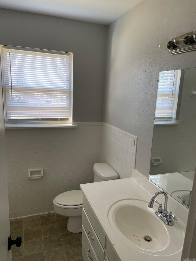 Building Photo - 3902 Mellene Dr