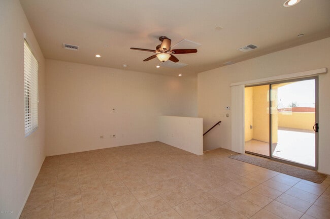 Building Photo - 2418 E Blue Diamond Dr
