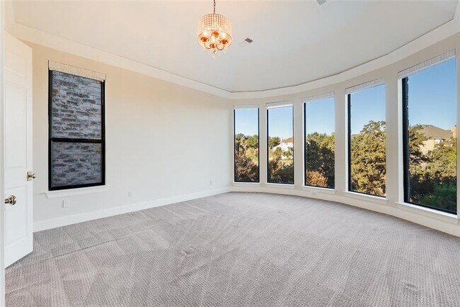 Building Photo - 12120 Carlsbad Dr