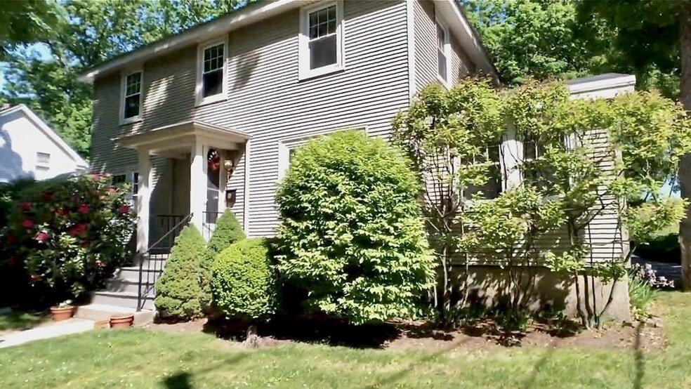 Building Photo - 8 Dunedin Rd