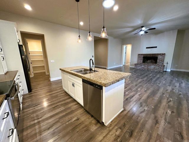 Building Photo - 2400 Kauana Loa Dr