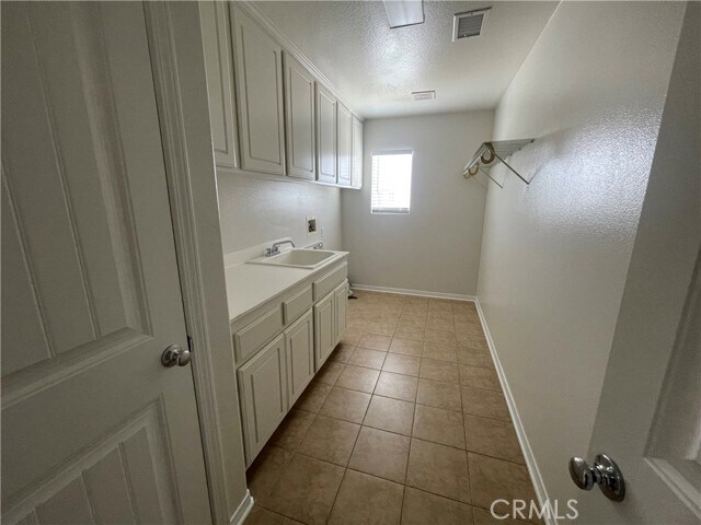 Building Photo - 37280 Parkway