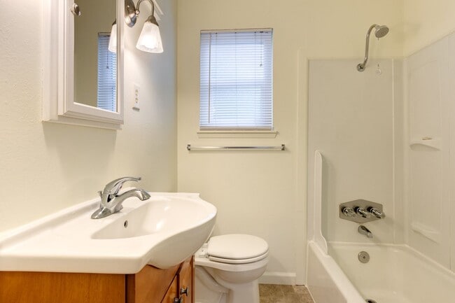 Building Photo - MOVE IN SPECIAL $250 OFF FIRST MONTHS RENT