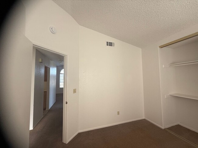 Building Photo - Victorville Home- Nice 2 Bedroom, 2 Bathro...