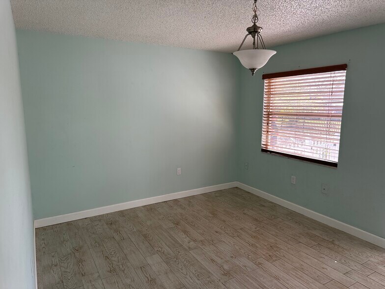 Building Photo - 7403 17th Ave W