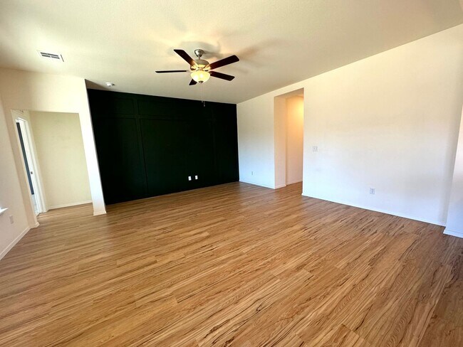 Building Photo - Stunning 3 bedroom, 2 bathroom home located in Bixby, Oklahoma!