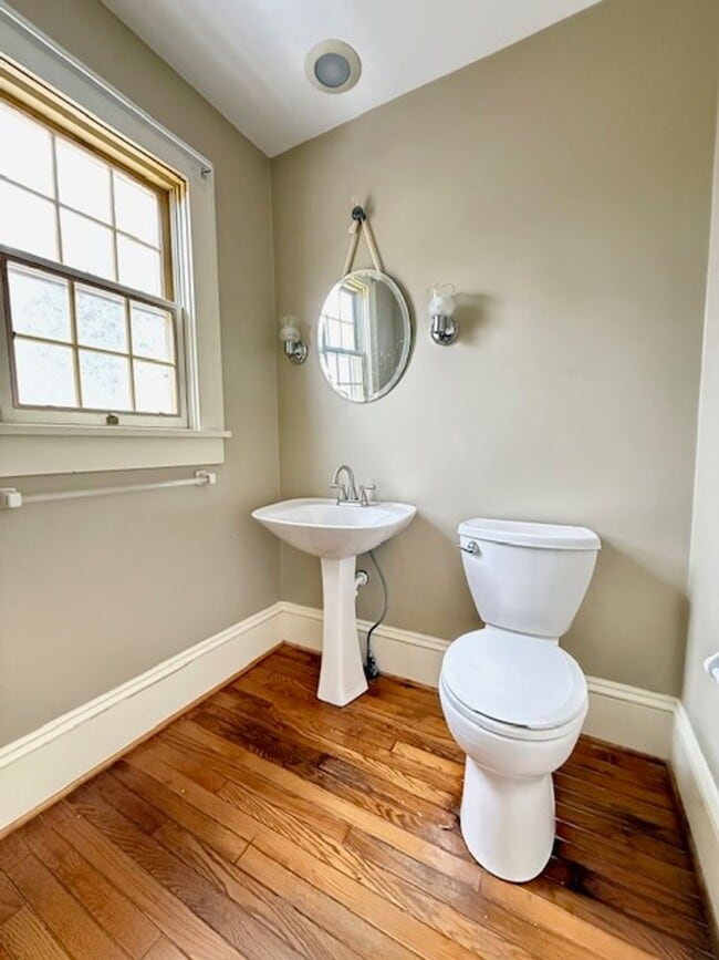 Building Photo - ASHLAND - Charming + Spacious 3 Bedroom, 1/2 Bath Home