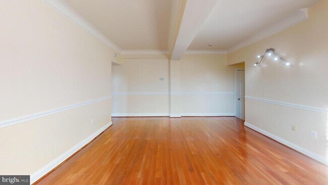 Building Photo - 315 Evarts St NE