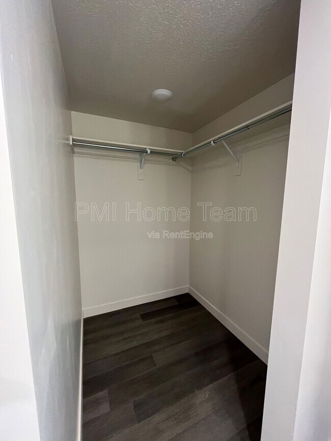 Building Photo - 155 E Ninth