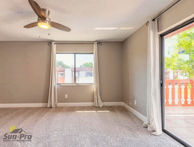 Building Photo - 2089 Oak Meadow Cir