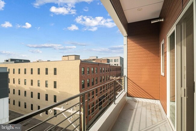 Building Photo - 1115 N American St