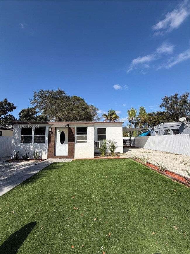 Building Photo - 1441 NE 154th Terrace