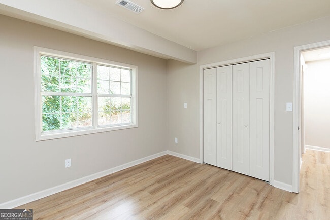 Building Photo - 2223 Papp Dr