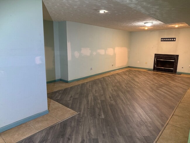 Building Photo - 4402 Dellafay Dr