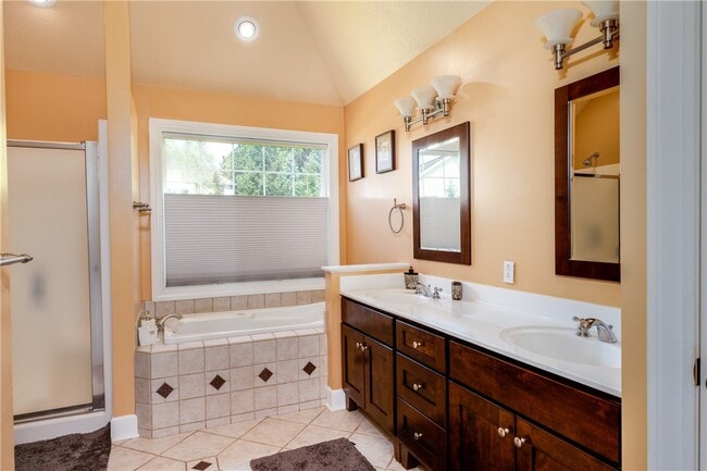 Building Photo - 126 St Andrews Dr