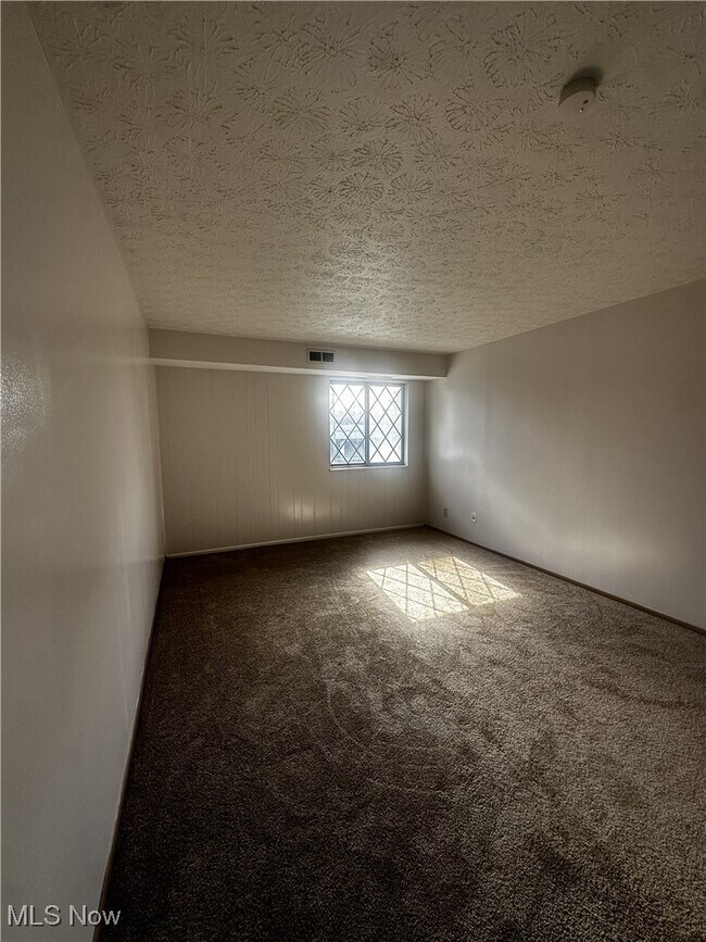 Building Photo - 4849 Grace Rd