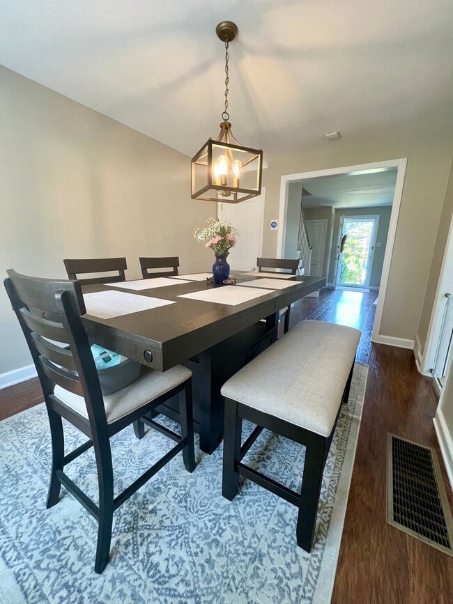 Building Photo - Gorgeous 3-Bedroom Home in Drexel Hill with Garage! Available mid-May!