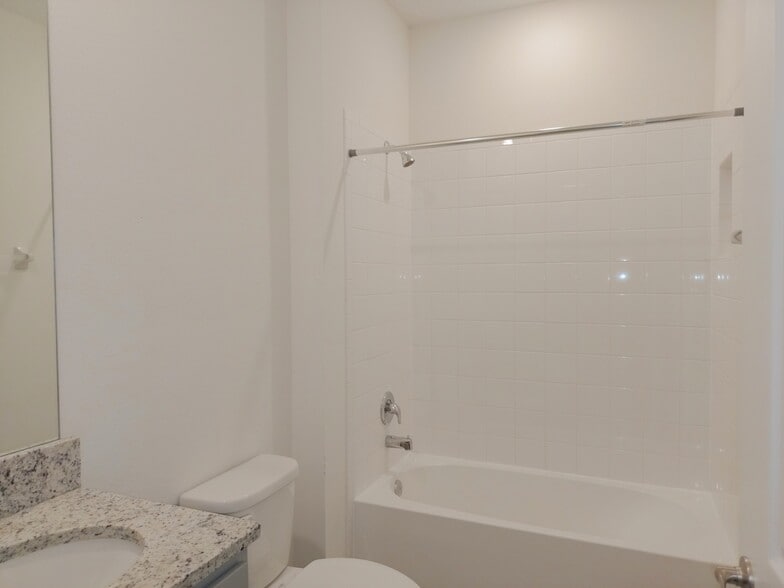 Building Photo - 5240 Sunshine Dr