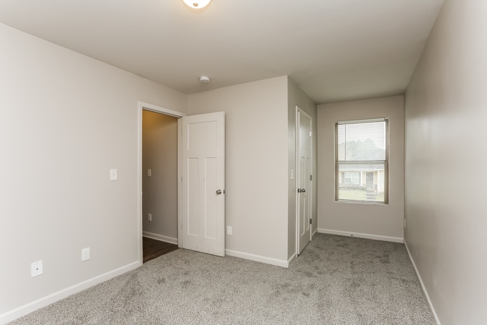 Building Photo - 5205 Tew Ln SW