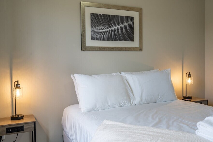 Building Photo - 106 Middlebrook Dr