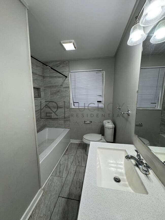 Building Photo - 2364 Coronet Pl