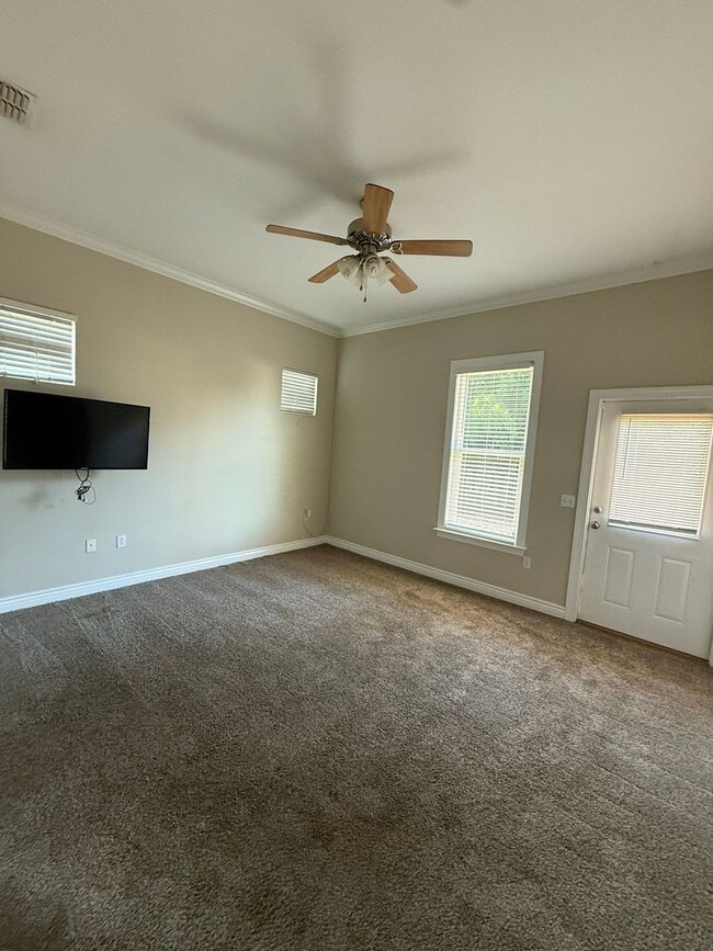 Building Photo - 3 Bedroom Townhome in All Saints District!...