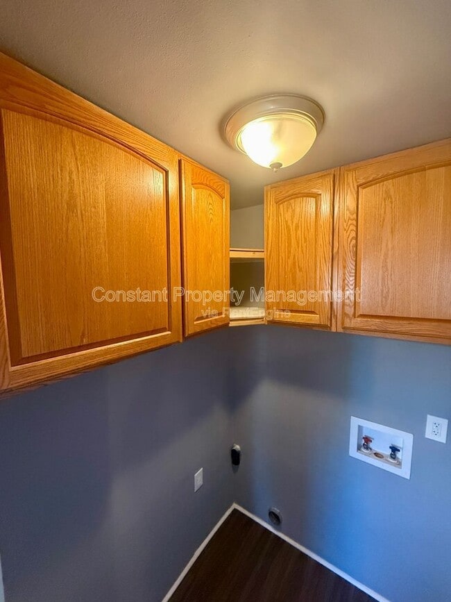 Building Photo - 225 Woodland Trail