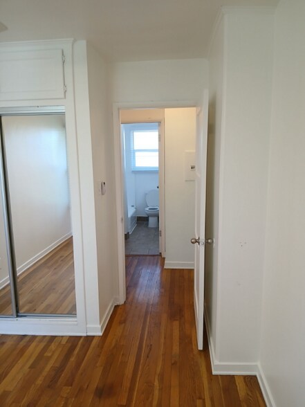 Building Photo - 7460 Hollywood Blvd