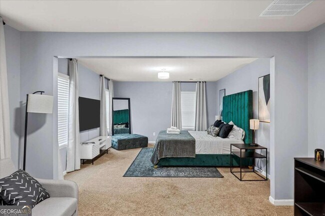 Building Photo - 637 Yazzie Pl